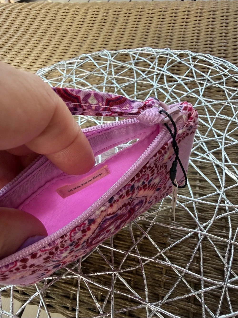 NWT Vera Bradley Outlet Zip ID Case in the Lavender Medallion pattern - cotton - Picture 6 of 7